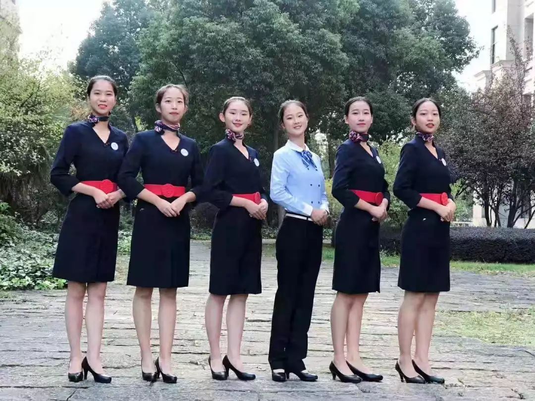 余姚技師學院(籌)2018學年學生會換屆選舉大會順利召開，禮儀服務展現學子風采