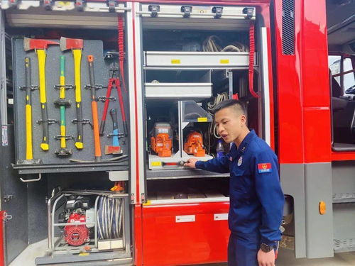 消防光學(xué)器材進(jìn)校園，安全知識(shí)伴成長